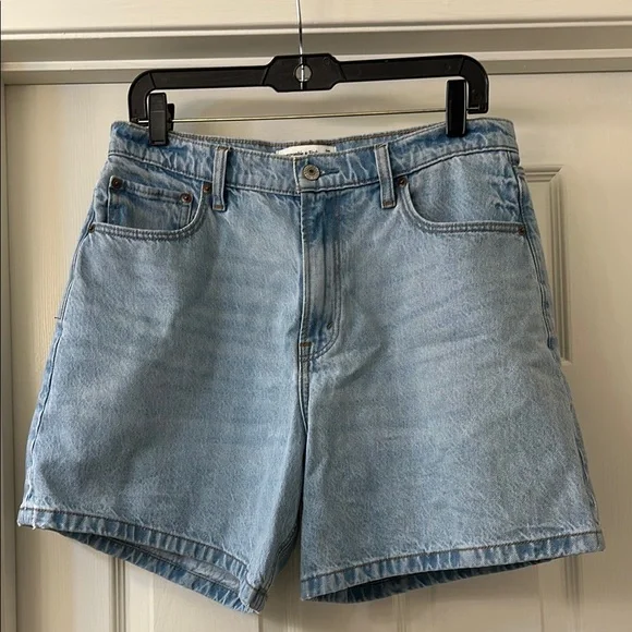 The loose short high rise - Picture 4 of 7